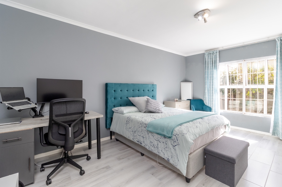 2 Bedroom Property for Sale in Pinelands Western Cape
